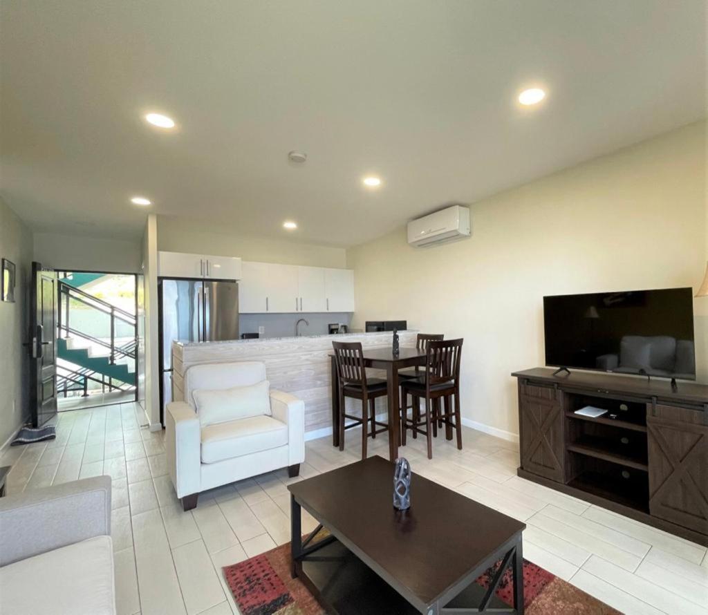 Hillsboro Condominiums Basseterre 外观 照片